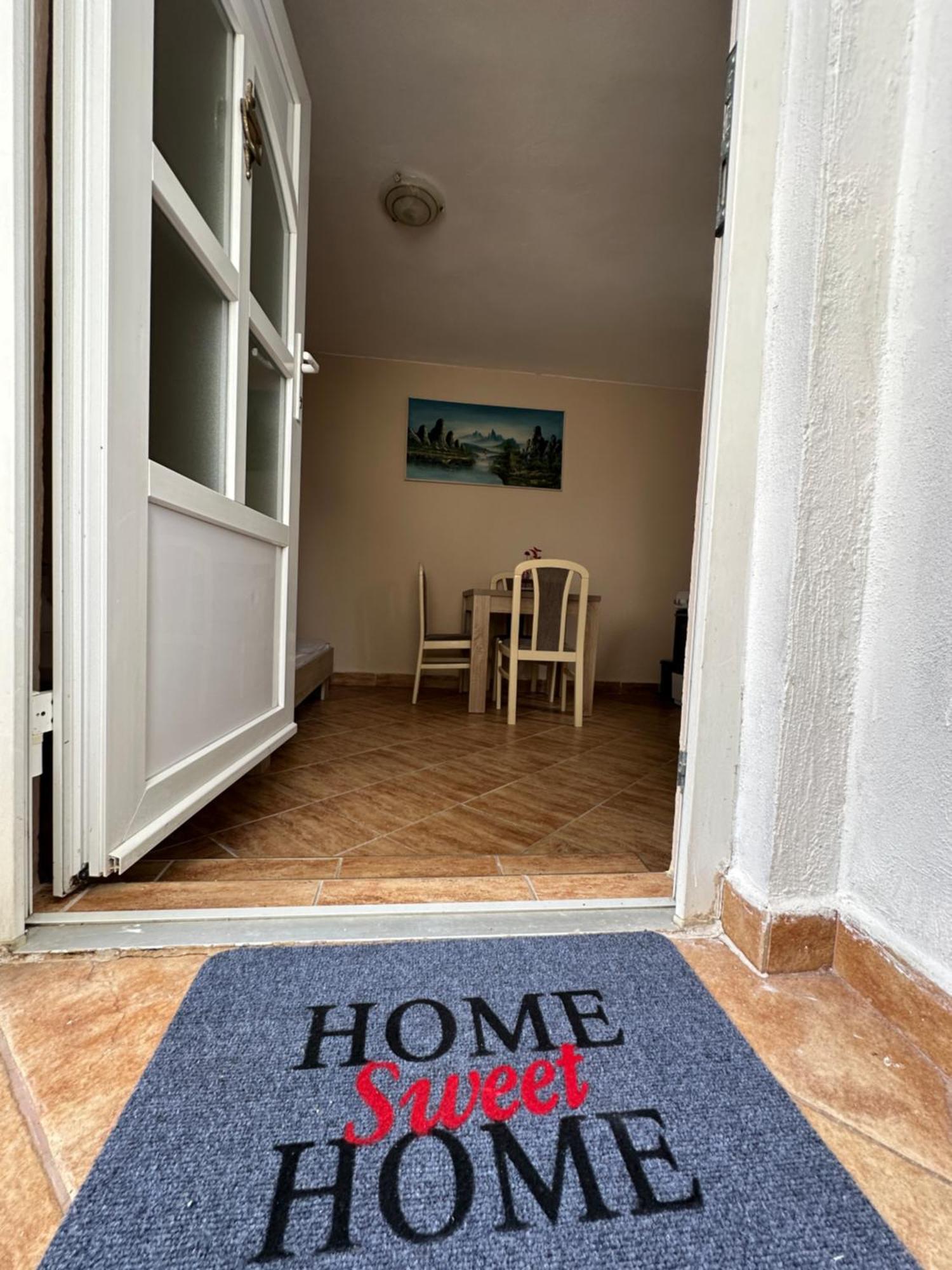 Apartman Nina Risan Exteriör bild