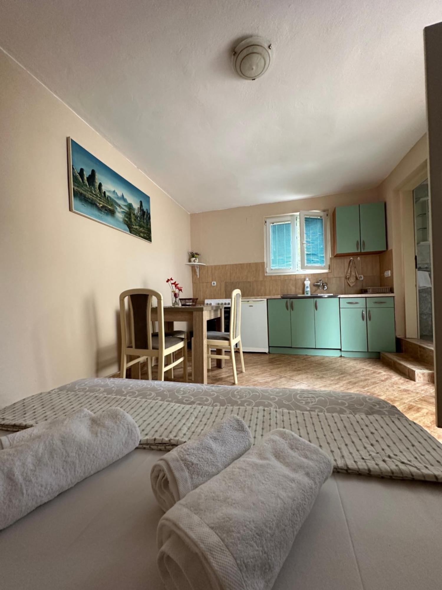 Apartman Nina Risan Exteriör bild