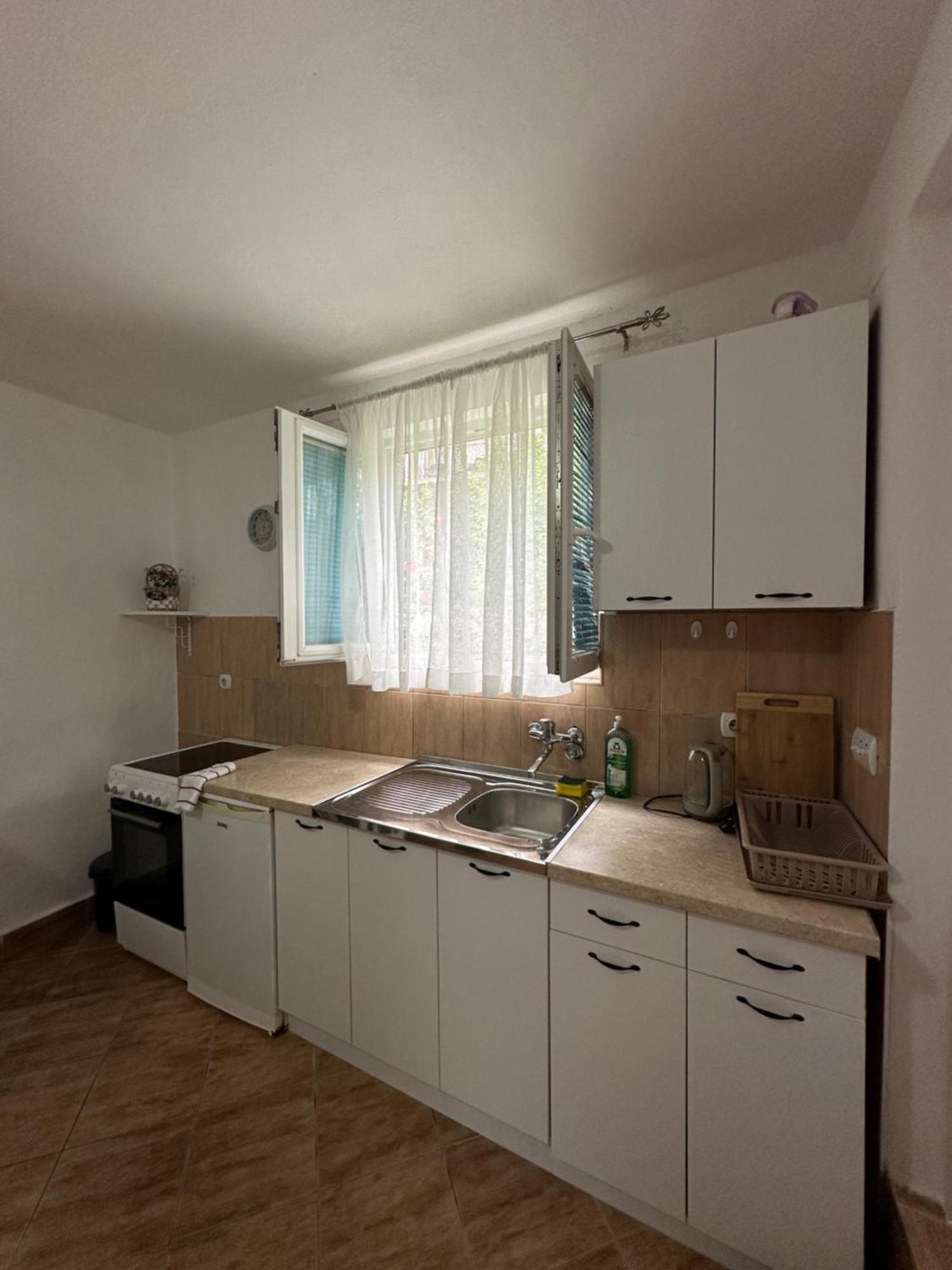 Apartman Nina Risan Exteriör bild