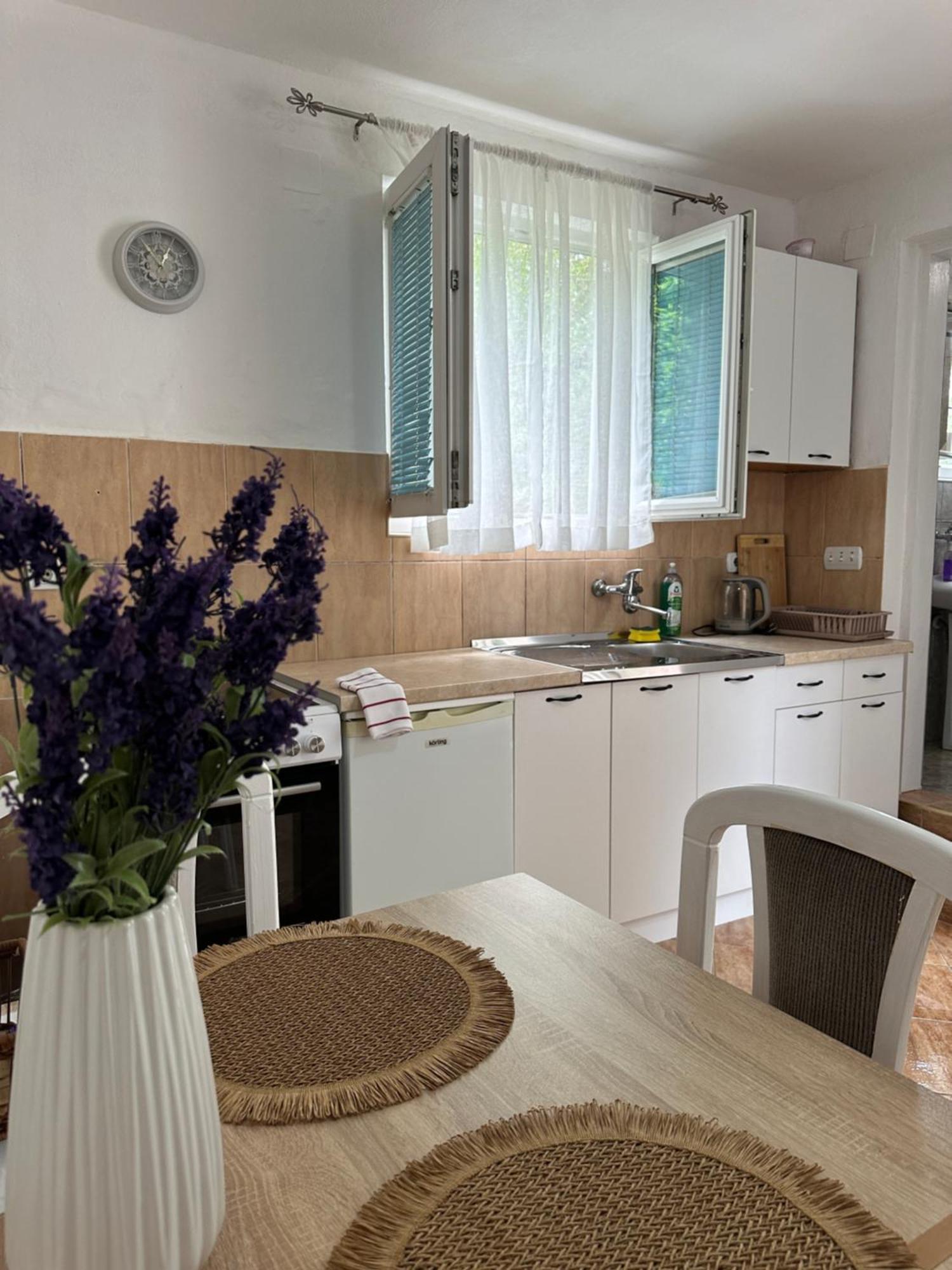 Apartman Nina Risan Exteriör bild