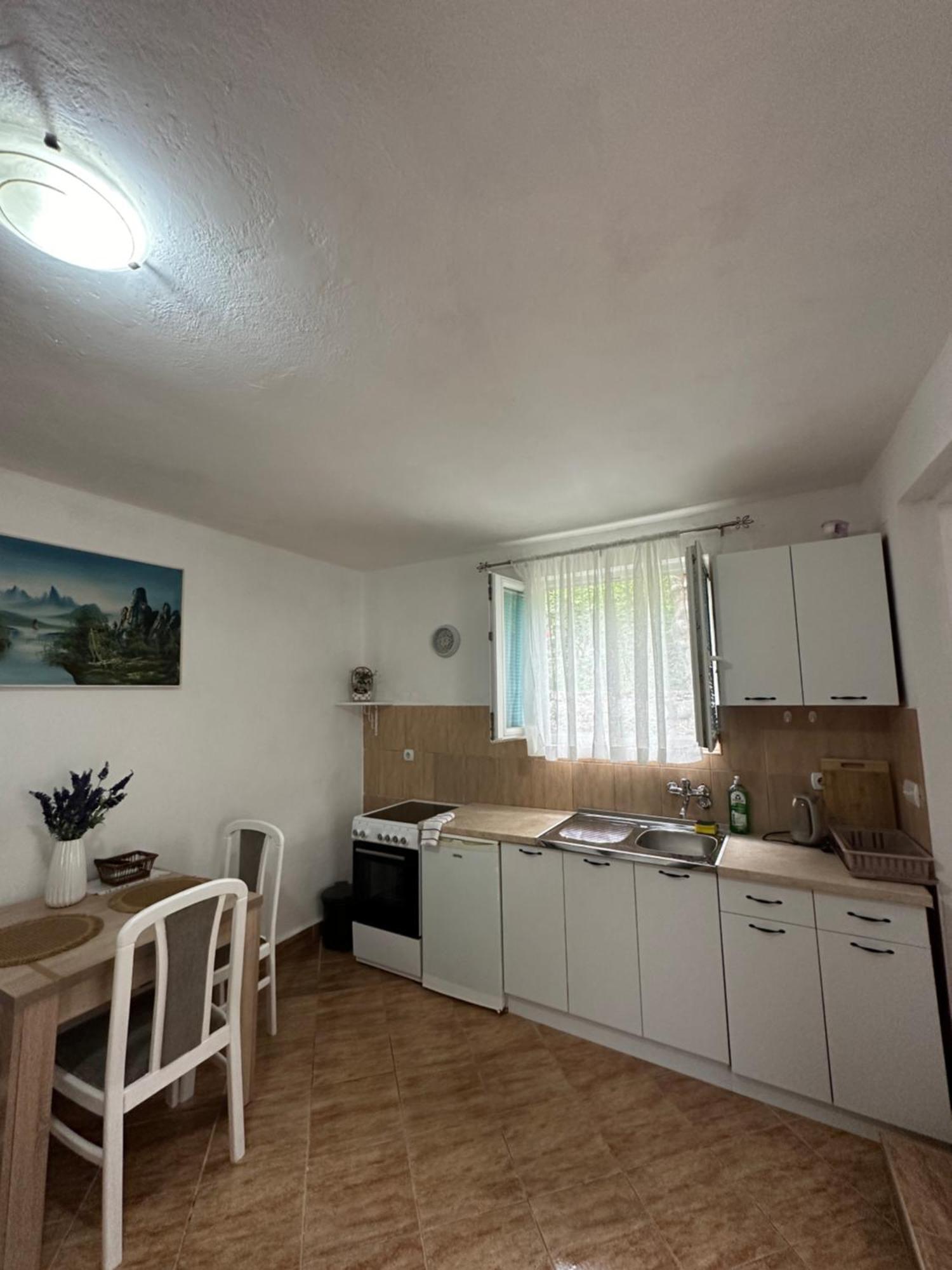 Apartman Nina Risan Exteriör bild